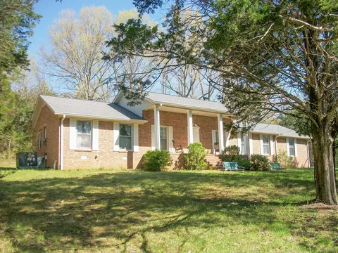 631 N Lassiter Barker Rd, Readyville, TN 37149