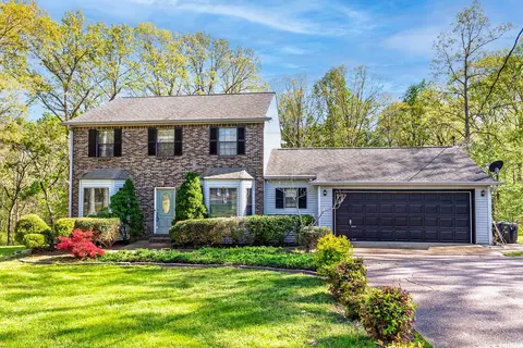 1395 Dogwood Dr, Erin, TN 37061