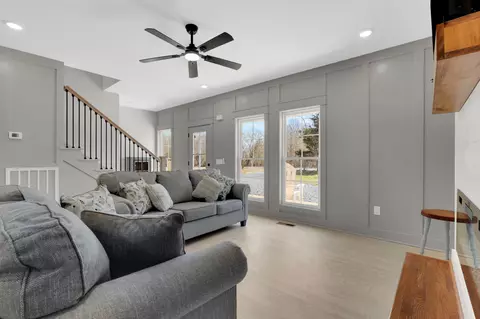 Living - 591 Ghea Rd, Normandy, TN 37360 photo 4 of 5