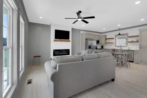Living - 591 Ghea Rd, Normandy, TN 37360 photo 1 of 5