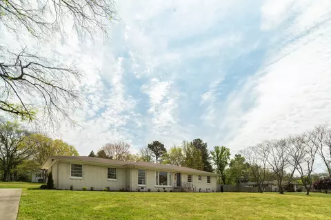101 Cumberland Shores Dr, Hendersonville, TN 37075