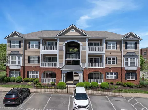 8047 Bienville Dr #9, Nashville, TN 37211