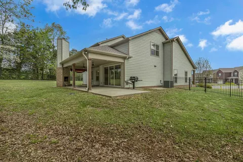 Exterior - 1118 Cotillion Dr, Murfreesboro, TN 37128 photo 2 of 2