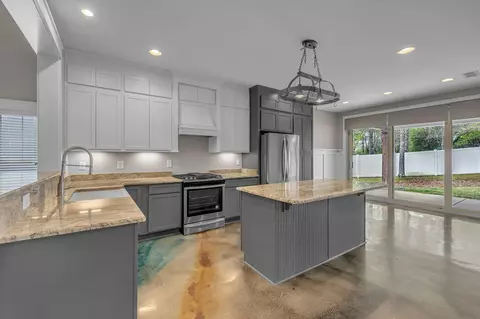 Kitchen - 1118 Cotillion Dr, Murfreesboro, TN 37128 photo 2 of 2