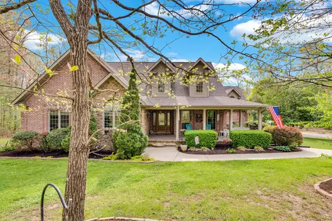 321 Clinchfield Dr, Monterey, TN 38574