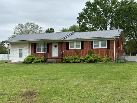 211 Old Huntsville Rd, Fayetteville, TN 37334