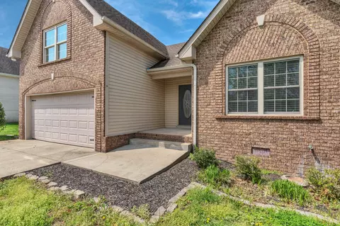 213 Brandywine Ln, Springfield, TN 37172 photo 2