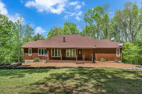 7183 Rockhouse Rd, Linden, TN 37096