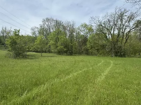 1613 Saundersville Rd, Hendersonville, TN 37075