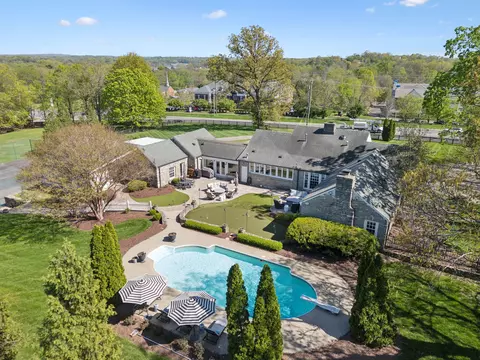 440 E Main St, Hendersonville, TN 37075