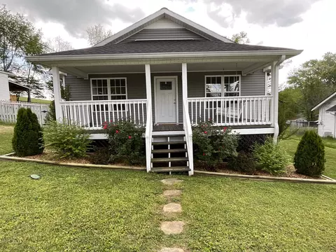 220 College Ave E, Carthage, TN 37030