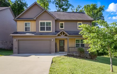 1200 Eagles Bluff Dr, Clarksville, TN 37040