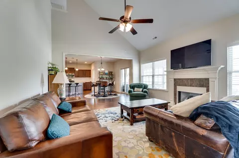 Living - 2012 Chapel Ct, Murfreesboro, TN 37128 photo 1 of 1