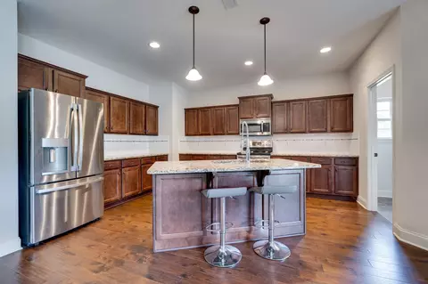 Kitchen - 2012 Chapel Ct, Murfreesboro, TN 37128 photo 3 of 4