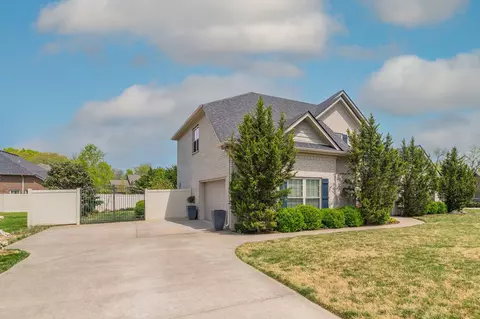 Exterior - 2012 Chapel Ct, Murfreesboro, TN 37128 photo 10 of 10