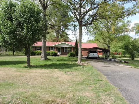 670 Sunset Cir, Manchester, TN 37355