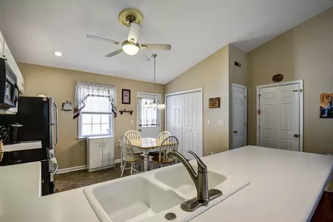 Kitchen - 1781 Cannondale Loop, Chattanooga, TN 37421 photo 6 of 6
