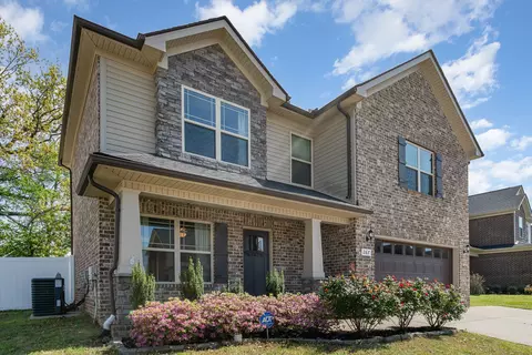 267 Edgefield Ct, Pleasant View, TN 37146