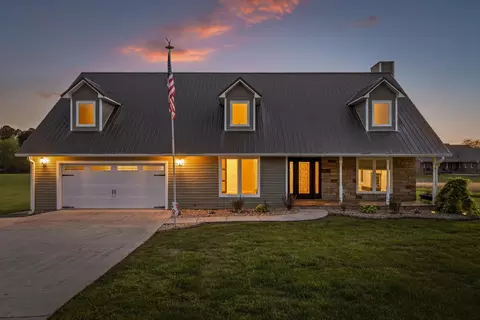 888 Riverbend Dr, Dayton, TN 37321