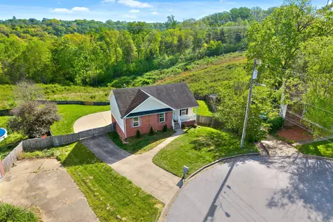 935 Drum Ln, Clarksville, TN 37043
