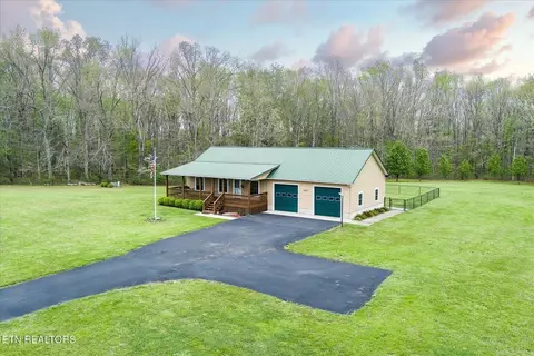 547 Clear Creek Ln, Monterey, TN 38574