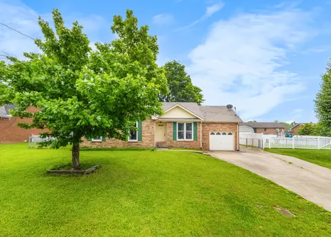 1646 S Jordan Dr, Clarksville, TN 37042