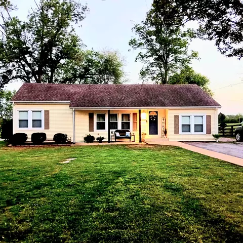 313 Depot St, Chapel Hill, TN 37034