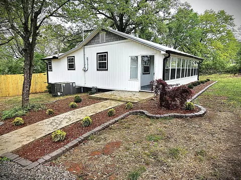 6831 Shellsford Rd, Mcminnville, TN 37110