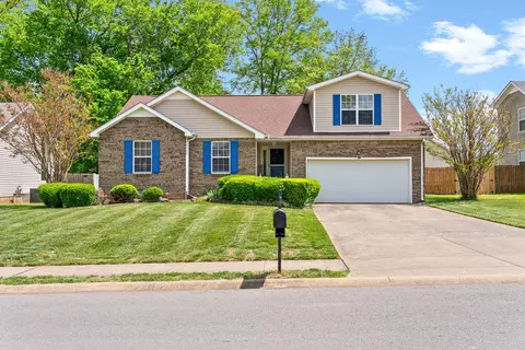 1633 Cedar Springs Cir, Clarksville, TN 37042