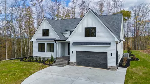424 Watercolor Dr, Sparta, TN 38583