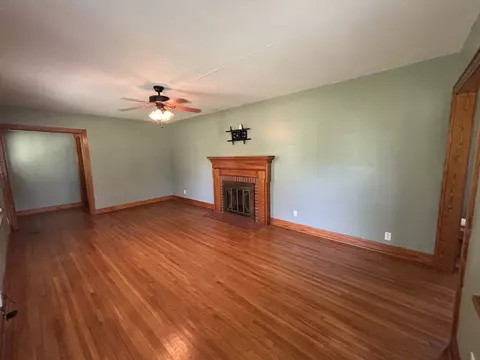 Living - 980 Highway 50, Centerville, TN 37033 photo 2 of 3