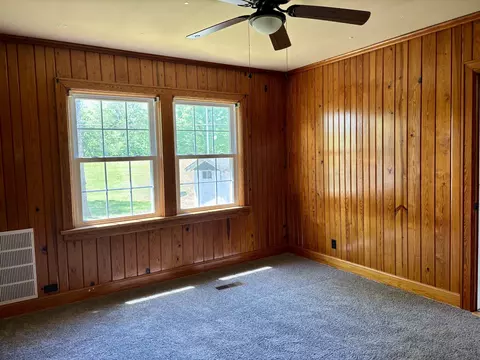 Bedroom - 980 Highway 50, Centerville, TN 37033 photo 2 of 4