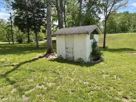 Exterior - 980 Highway 50, Centerville, TN 37033 photo 8 of 11