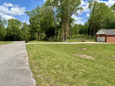 Exterior - 980 Highway 50, Centerville, TN 37033 photo 4 of 11