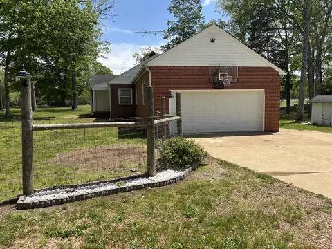Exterior - 980 Highway 50, Centerville, TN 37033 photo 3 of 11