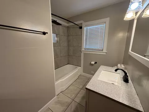Bath - 980 Highway 50, Centerville, TN 37033 photo 2 of 4