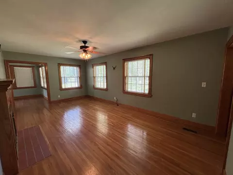 Living - 980 Highway 50, Centerville, TN 37033 photo 3 of 3