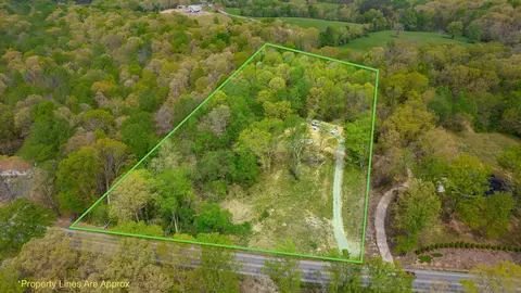 7569 Highway 100, Bon Aqua, TN 37025