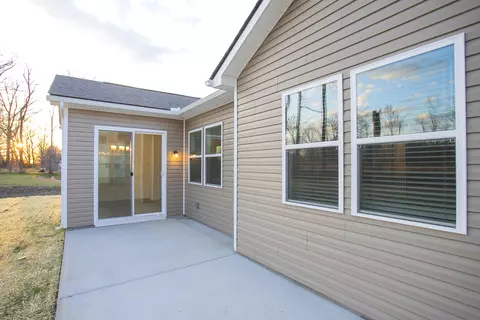 306 Hickory Pointe Dr, Dickson, TN 37055 photo 4