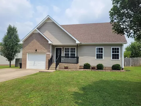 420 Piney Dr, Clarksville, TN 37042