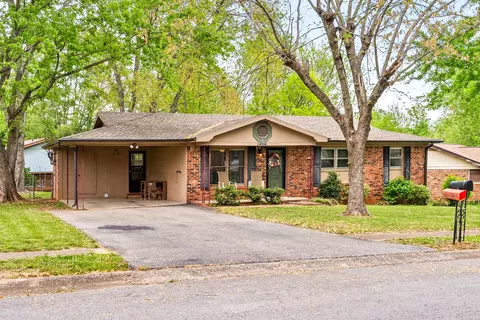 404 Monte Carlo Ct, Hopkinsville, KY 42240