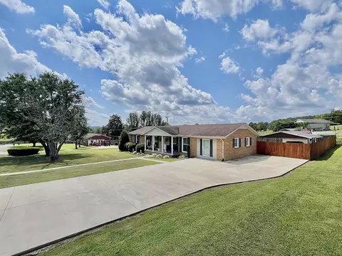 200 N Tidwell Cir, Pulaski, TN 38478