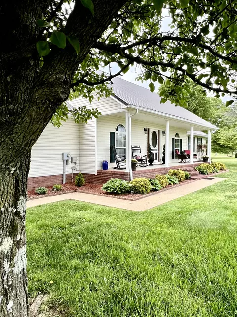 108 Monument Cir, Summertown, TN 38483