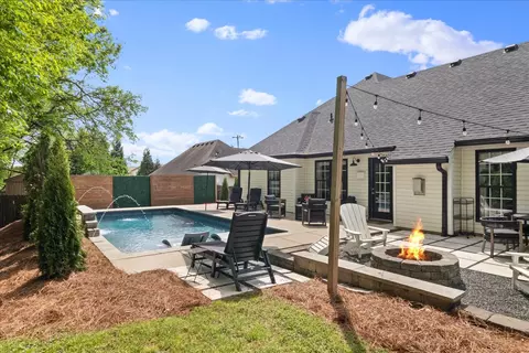 Exterior - 3715 Ivanora Dr, Spring Hill, TN 37174 photo 8 of 22