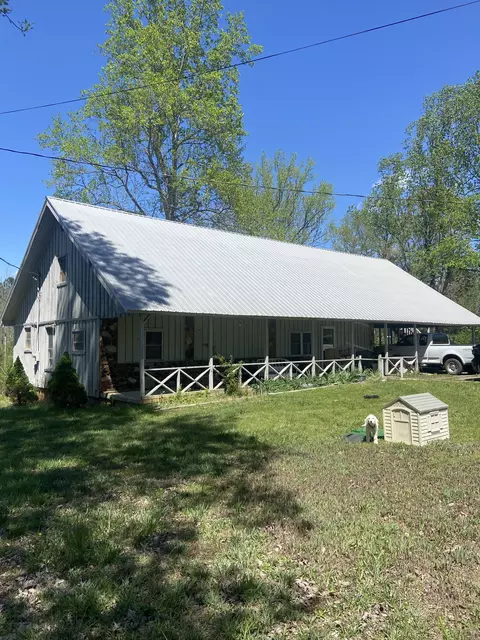 5322 Crawford School Rd, Scotts Hill, TN 38374