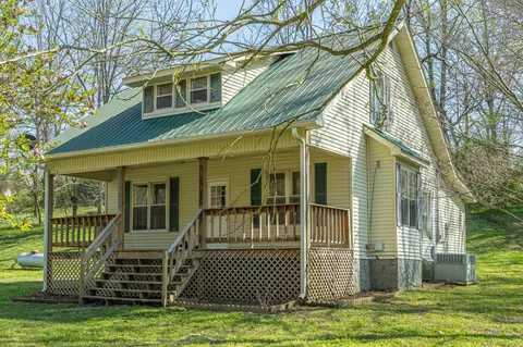 1328 N Springs Rd, Red Boiling Springs, TN 37150