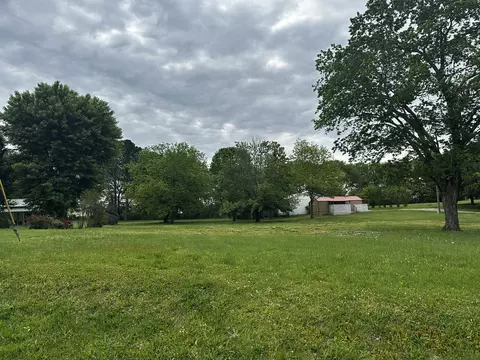 316 N Main St, Loretto, TN 38469 photo 4