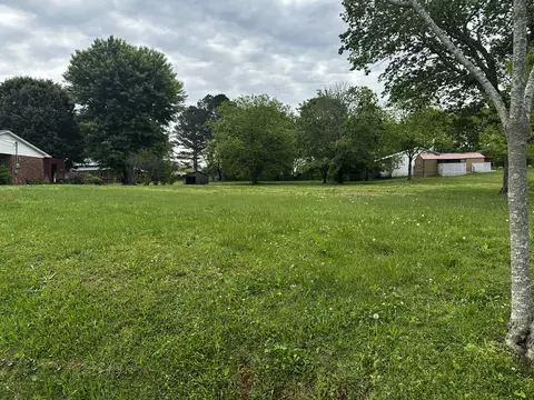 316 N Main St, Loretto, TN 38469 photo 3