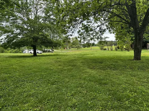 316 N Main St, Loretto, TN 38469 photo 9