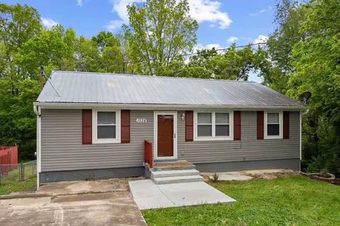 1528 Cherry Tree Dr, Clarksville, TN 37042